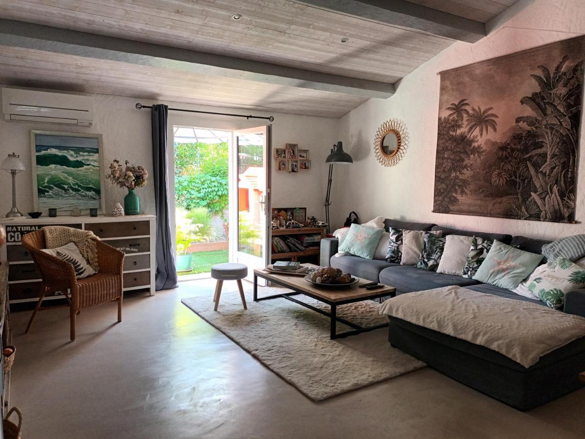 Jolie Villa Lalou Cote D'Azur Trois Chambres Frejus Exterior photo